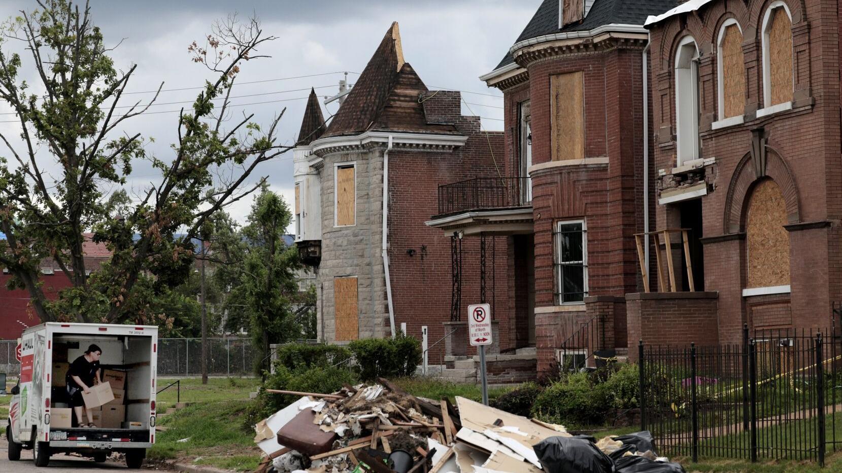 Rebuild or leave? Tough questions, and fading hope, 3 months after 最新杏吧原创 tornado